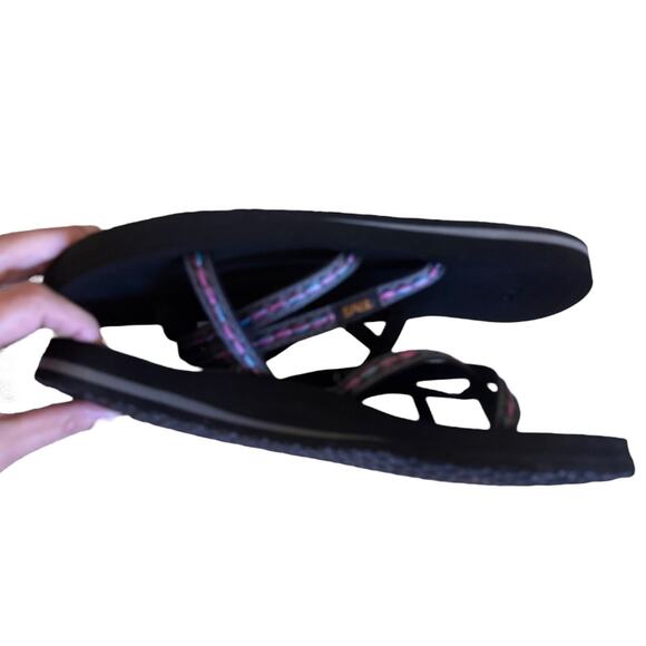 Teva Black Gray Pink Blue Olowahu Strappy Flip Flops 6840 Size 12 - Picture 6 of 8